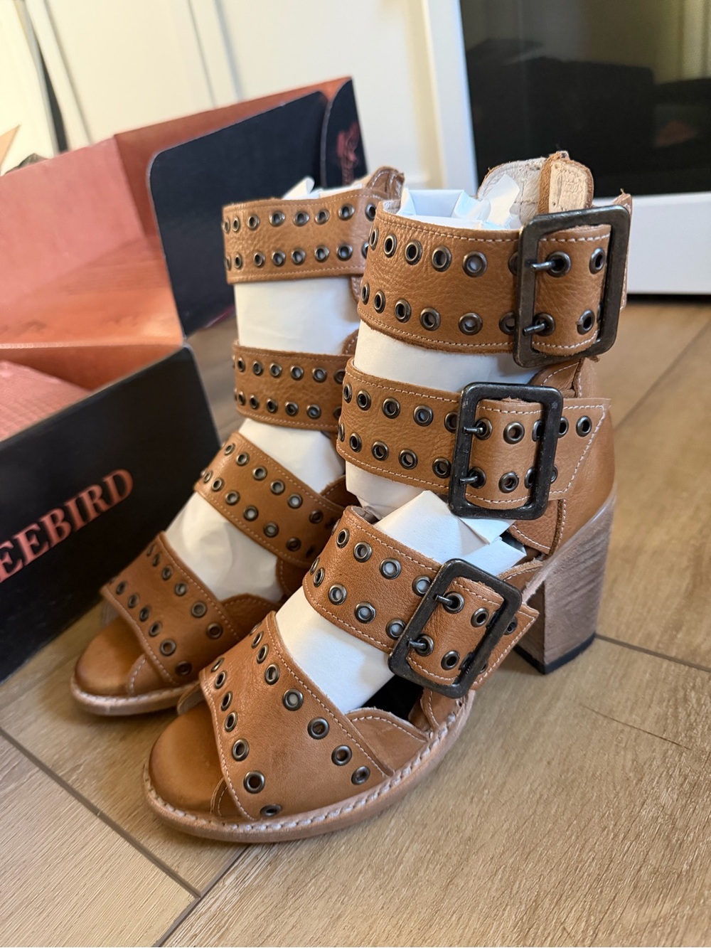 Freebird BLAKE size 8 wheat Studded Leather Buckle Block Heel